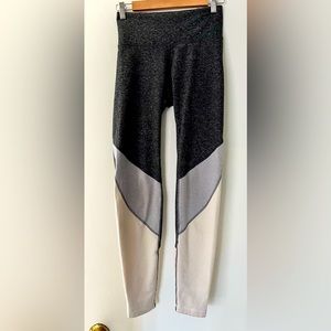 Old Navy Active Go Dry Athletic Colorblock Legging